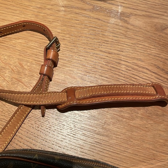 Louis Vuitton Jeune Fille MM - Picture 9 of 16